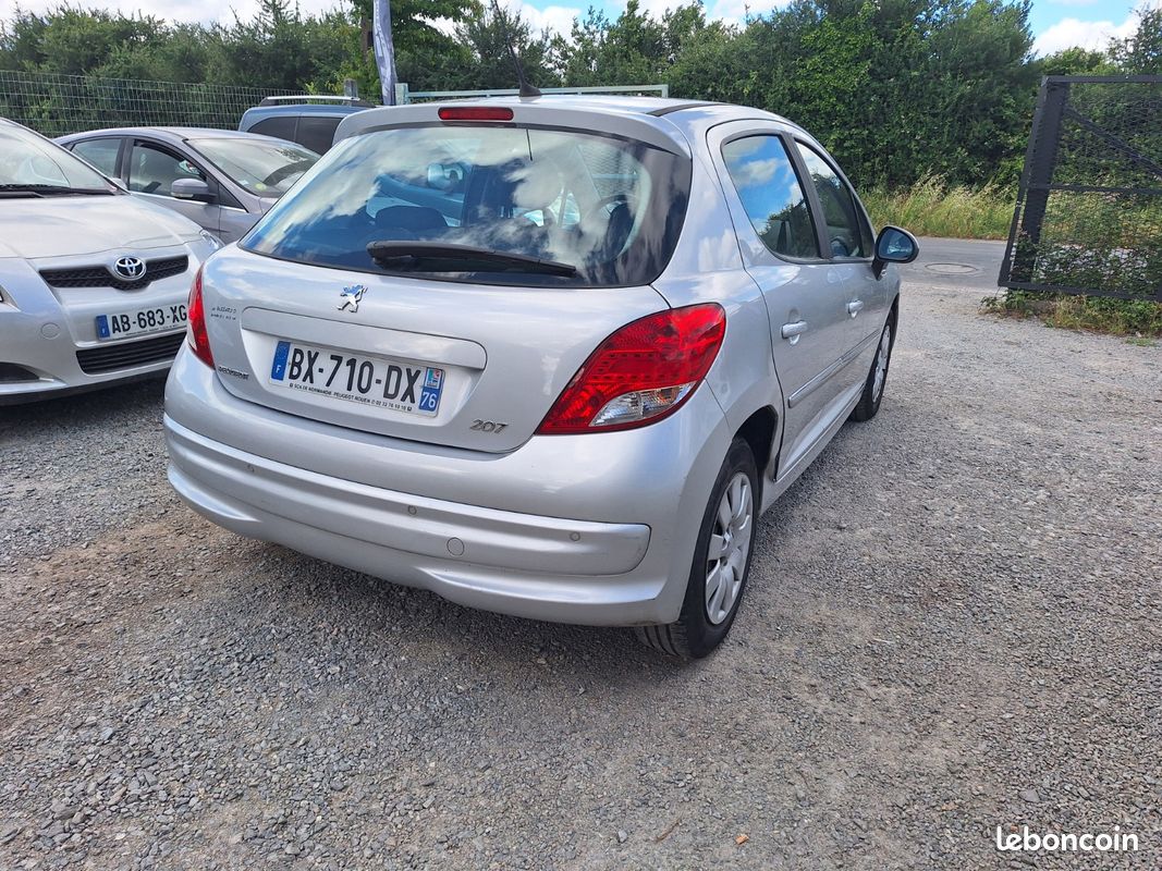 PEUGEOT 207 1.6 HDi 92ch FAP Active (image 4)