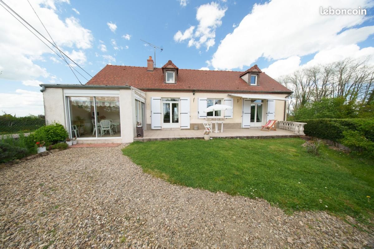 Maison 4 pièces 159 m² · à Tronget · 159 m² · 230 000 €