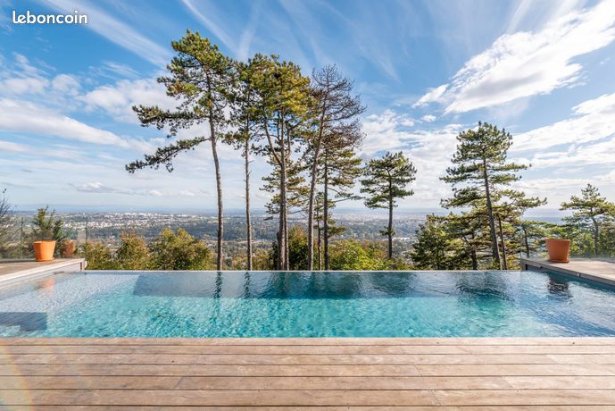 Maison d'Exception à Louer – Vue Panoramique sur Lyon