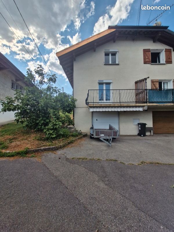 Maison 3 pièces 72 m² · à Pougny · 72 m² · 2 000 €