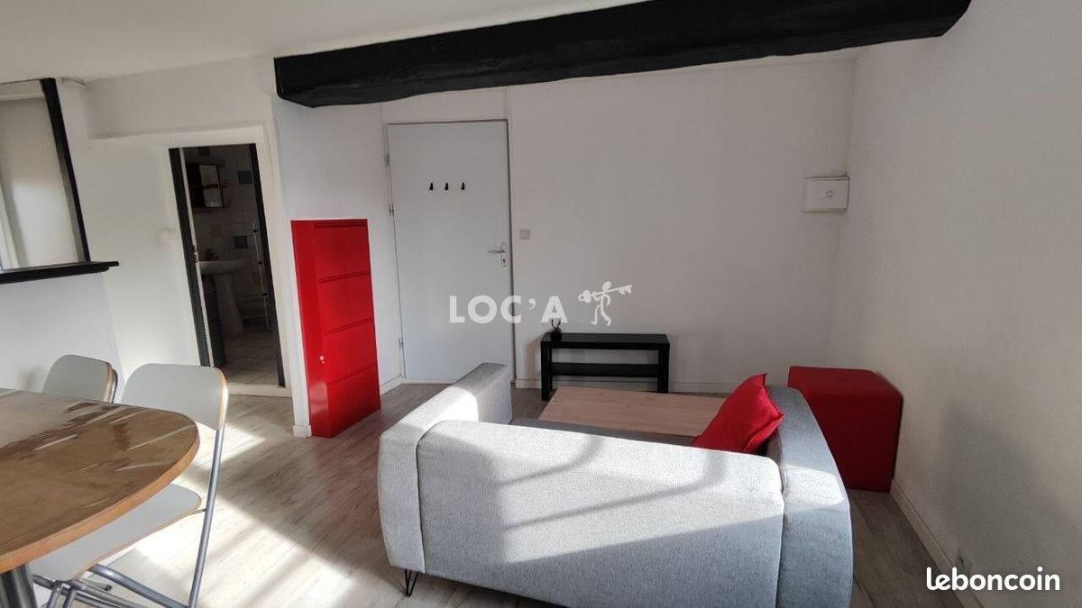 Appartement 1 pièce 30 m² · à Oullins-Pierre-Bénite · 30 m² · 700 €