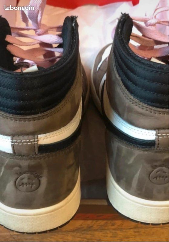 Sneakers Nike Air Jordan 1 Retro High x Travis Scott " Cactus Jack " , en excellent état , taille 42 (image 4)