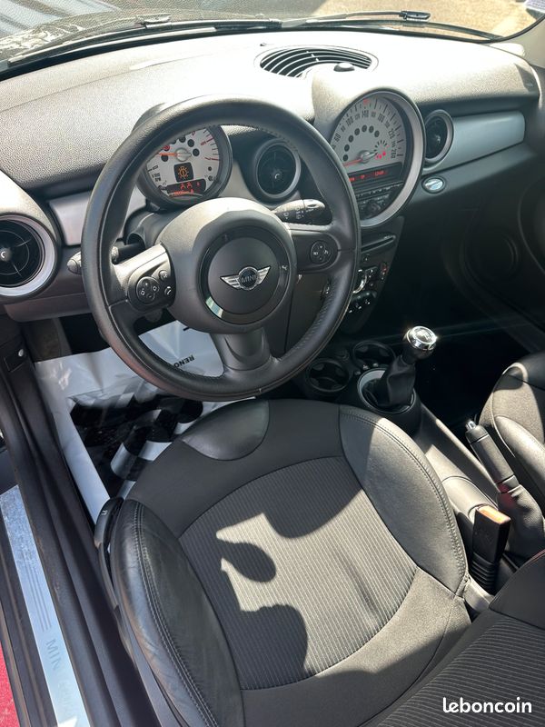 Mini Cooper D 1.6 L 112 CH "Cooper" (image 3)