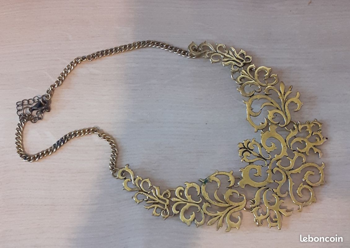 Collier Vintage En Métal Doré - Modèle #TA# K34 - Occasion - Bijou Fantaisie Rétro
