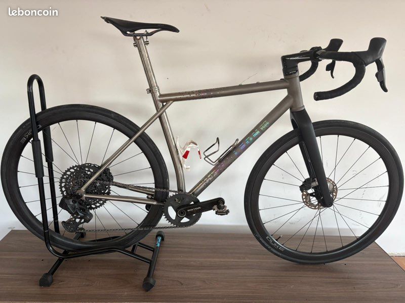 Velo Titane LEON Frameworks GRAall Vélos