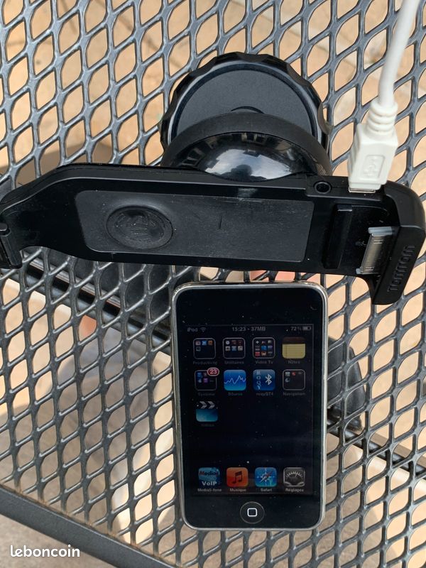 Collector iPod Touch 32 Go + Socle GPS TomTom (image 5)