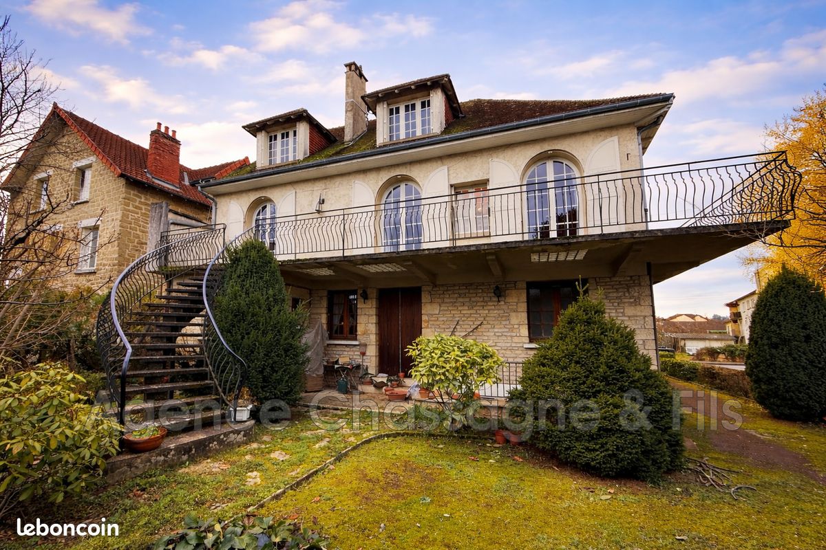 Maison 220 m² · à Brive-la-Gaillarde · 220 m² · 182 000 €
