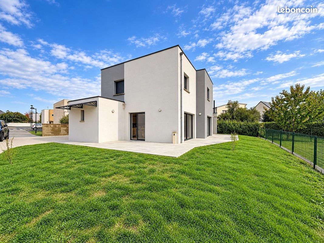 Maison 6 pièces 147 m² · à Cambes-en-Plaine · 147 m² · 595 650 €