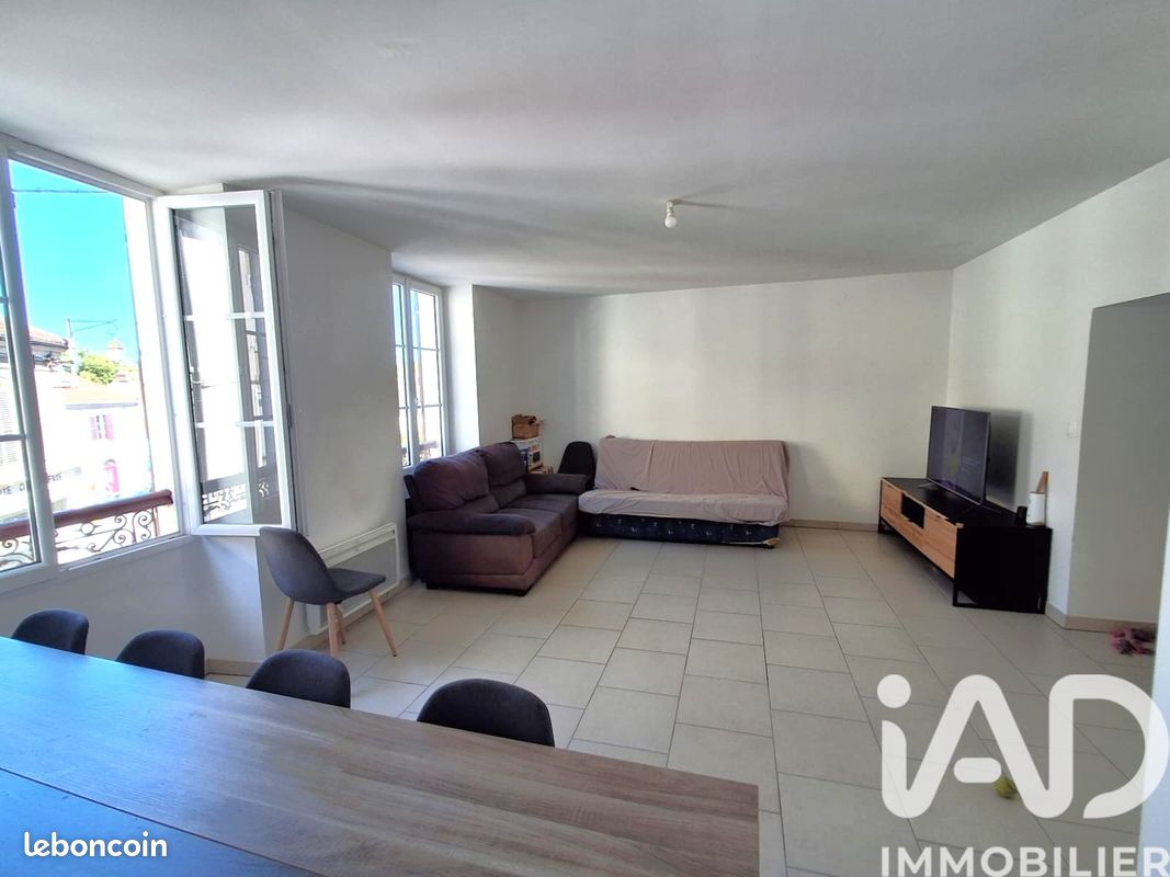 Maison 2 pièces 79 m² · à Septeuil · 79 m² · 900 €