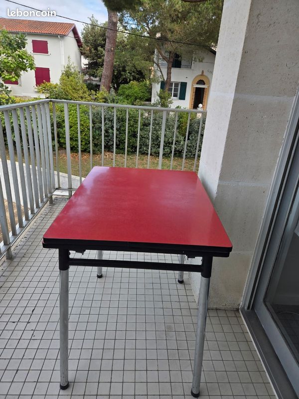 Table en formica rose a rallonge (image 1)