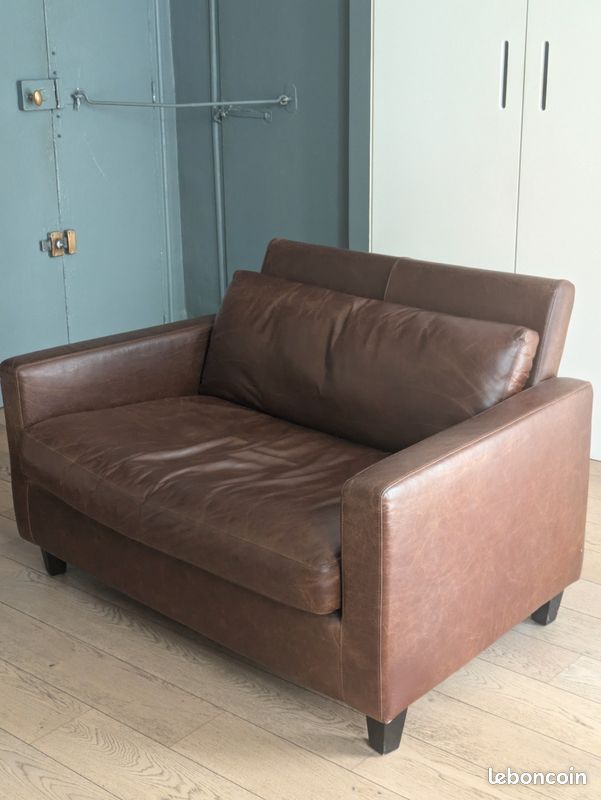 Canapé 2 places cuir Chester Habitat (image 1)