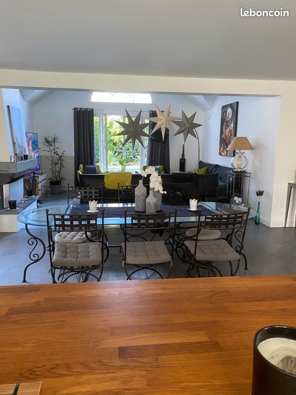 Maison 6 pièces 180 m² · à Soisy-sur-Seine · 180 m² · 2 400 €