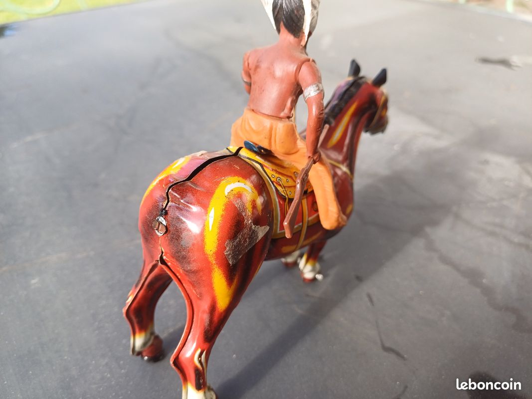 Ancien Attelage En Tôle Française : Cheval, Wagon Et Cavalier - Jouet Miniature De Collection
