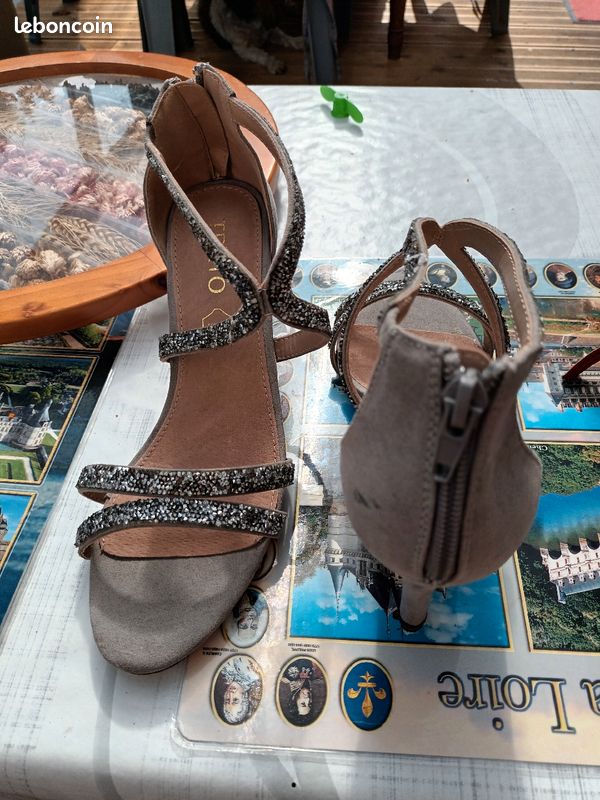 Chaussures (image 1)