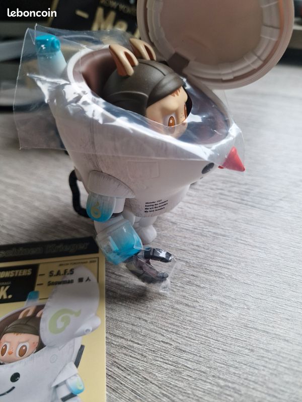 Figurine Pop Mart Labubu the Monsters Maschinen Krieger comme neuve snowman (image 3)