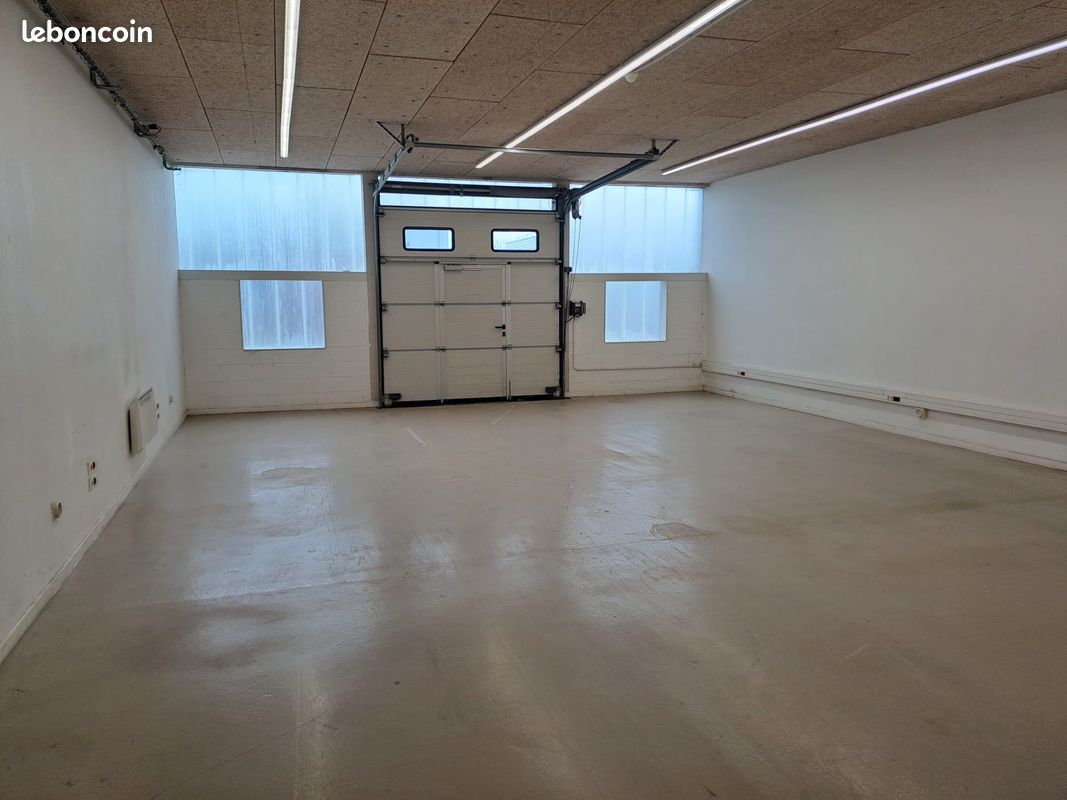 Local commercial 1 pièce 75 m² · à Calais · 75 m² · 366 €/mois