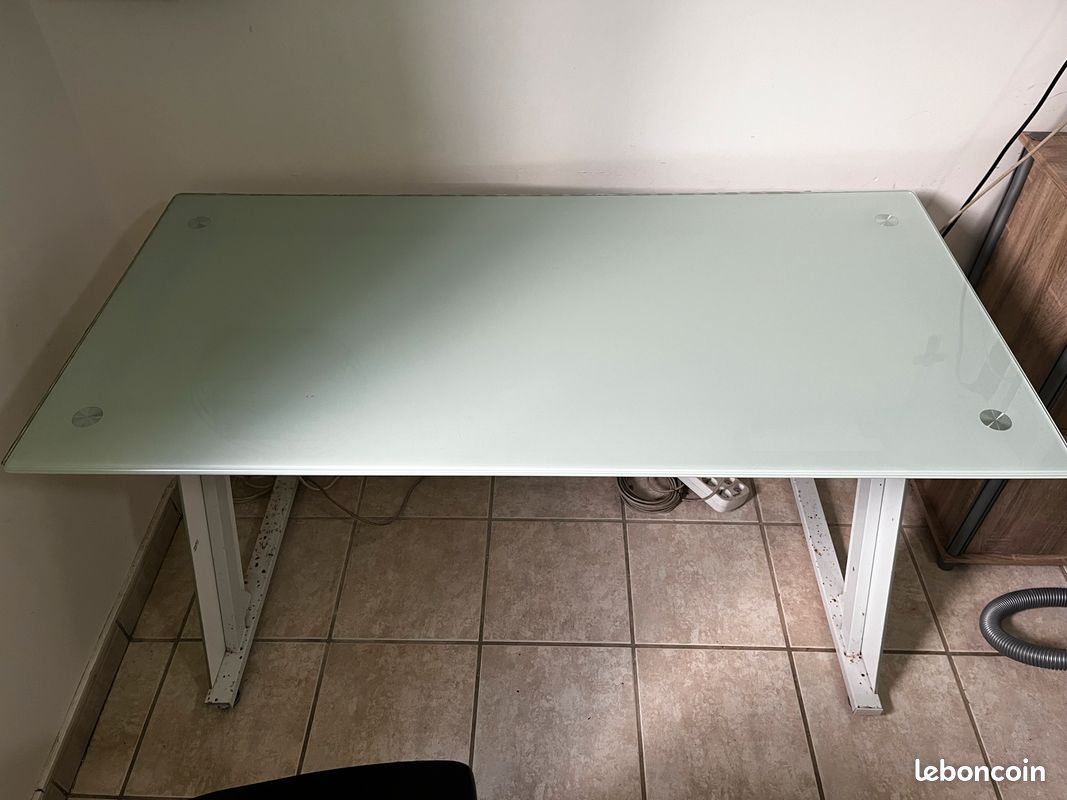 Bureau en verre – 140×70 cm – Très bon état (image 1)