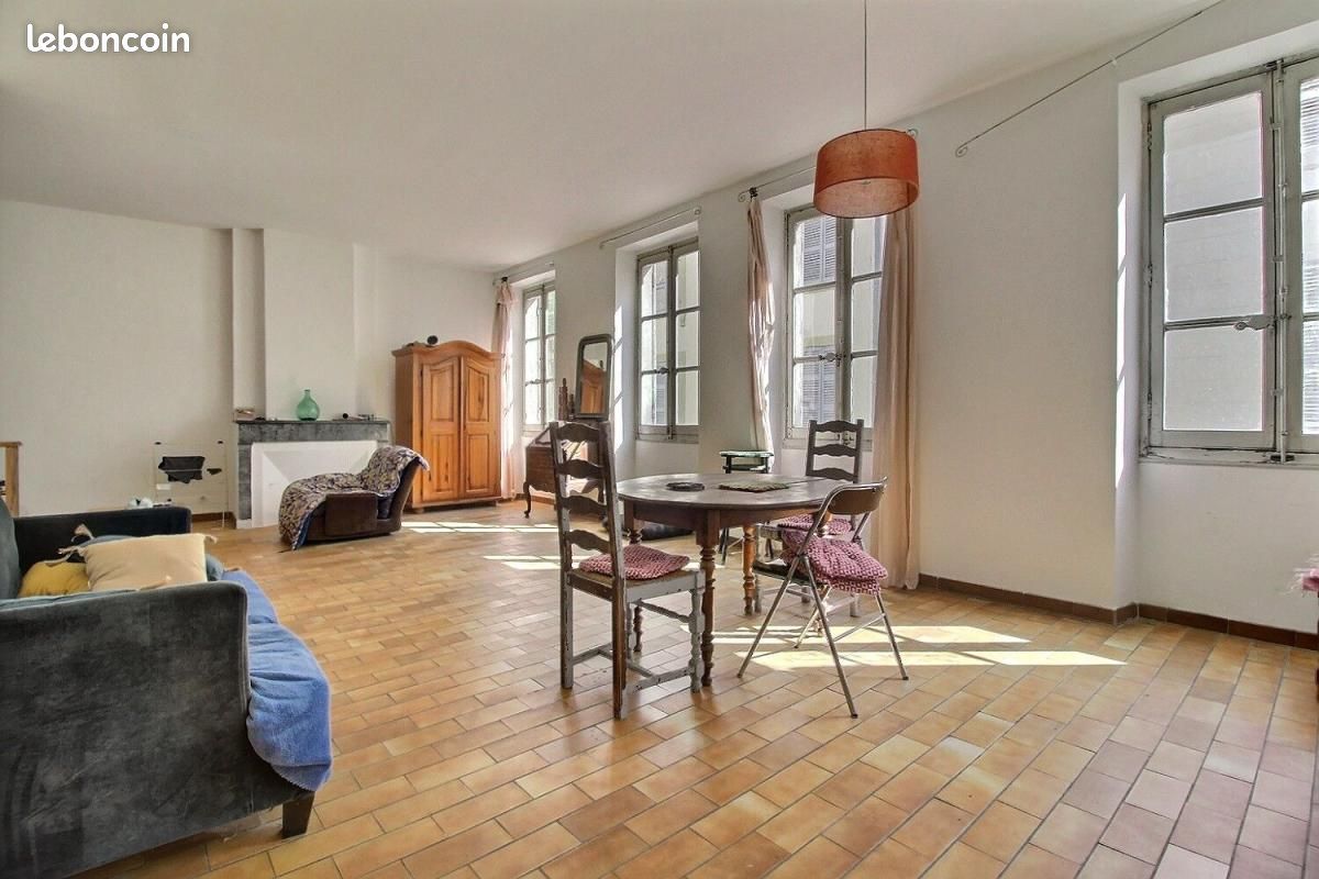 Appartement 3 pièces 105 m² · à Marseille · 105 m² · 232 000 €