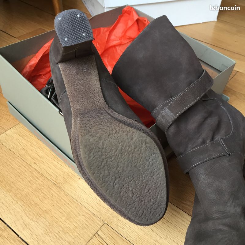 Bottes 3/4 UNISA - Daim couleur Taupe - T 38.5 (image 4)