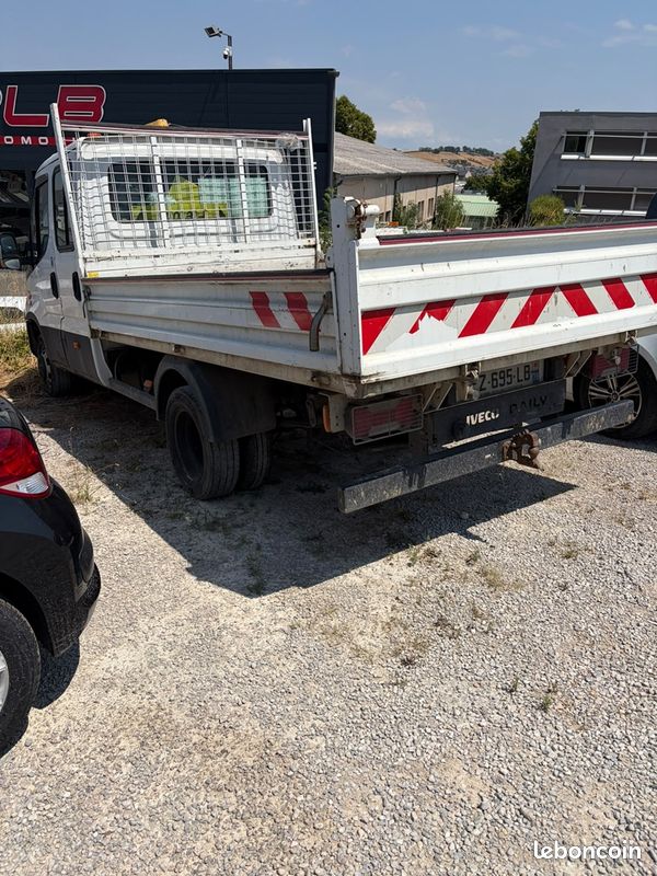 Iveco DAILY 35C FG 35C14S UNIQUEMENT A PRO DE LAUTO MOTEUR CASSE (image 3)