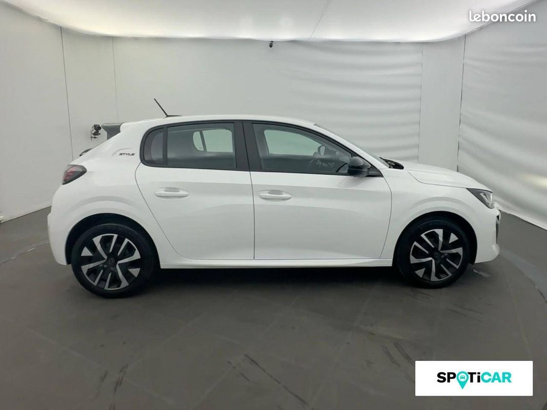PEUGEOT 208 Hybrid 110 ch e-DCS6 Style (image 3)