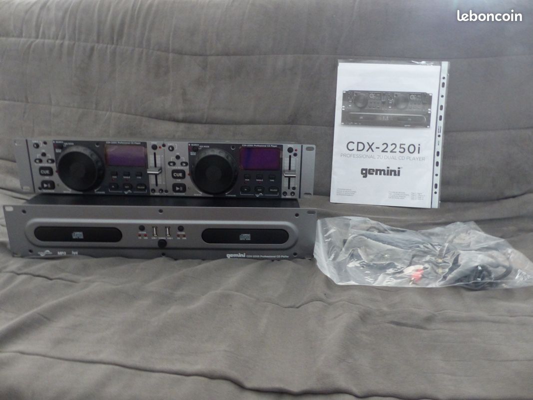 Double Lecteur CD 19 pouces - GEMINI 2250 i (image 1)