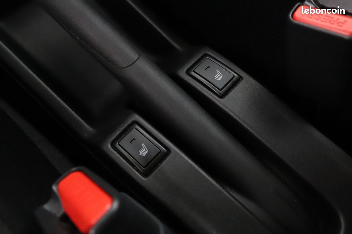Suzuki Swift V 1.2 DualJet Hybrid Pack Auto 83 ch (image 23)