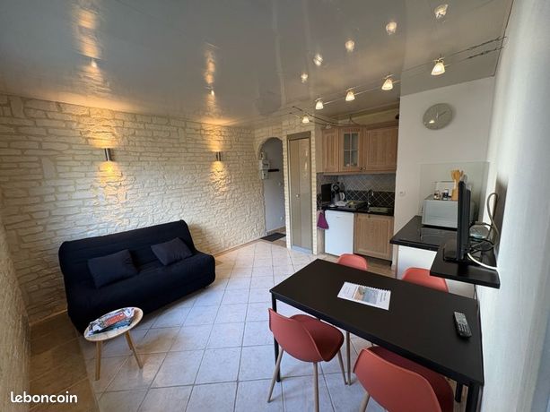 À VENDRE -Charmant F1 Bis à 200 m de la plage