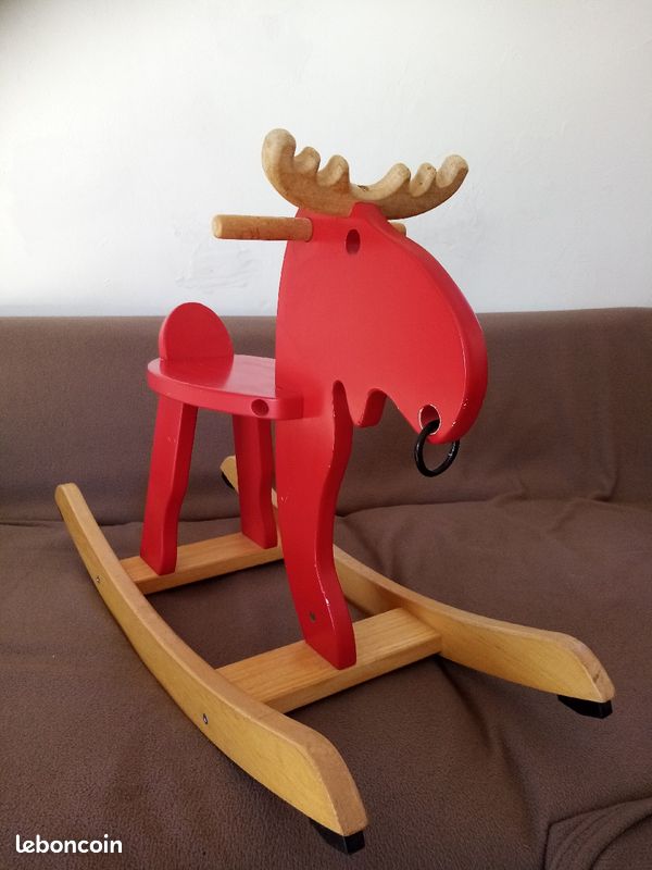 Animal à bascule. Petit Renne en bois (image 2)