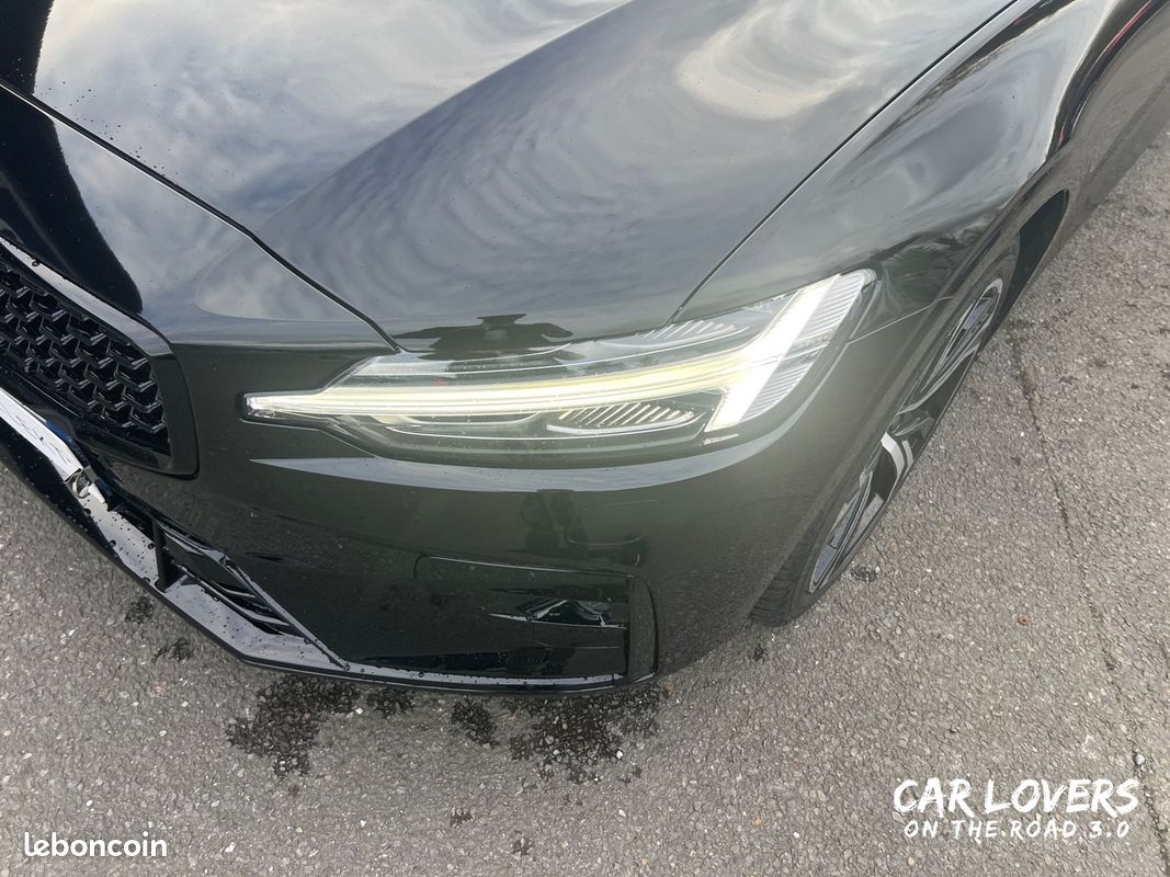 VOLVO V60 Micro hybride essence B4 197 ch DCT7 Ultra Style Dark (image 29)