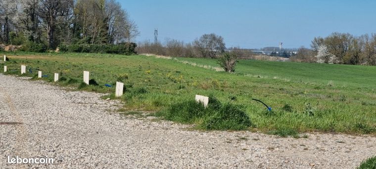 Terrain 358 m² Montanay