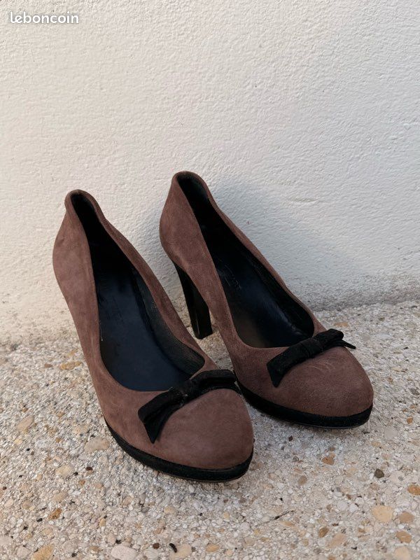 Escarpins taupe et noir en nubuck Elizabeth Stuart (image 2)