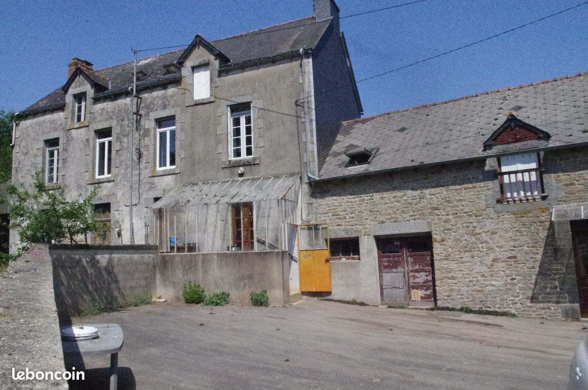 Maison 14 pièces 314 m² · à Plémet · 314 m² · 170 000 €