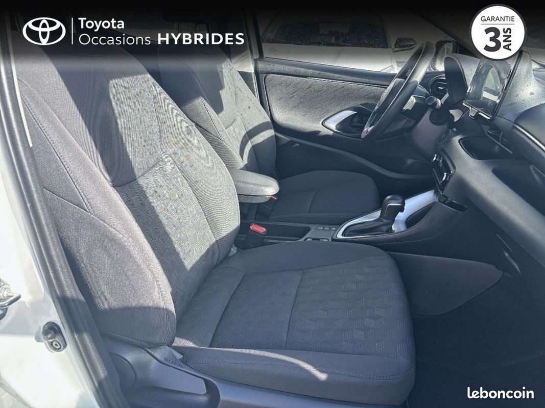 Toyota Yaris 116h Design 5p MC24 (image 6)