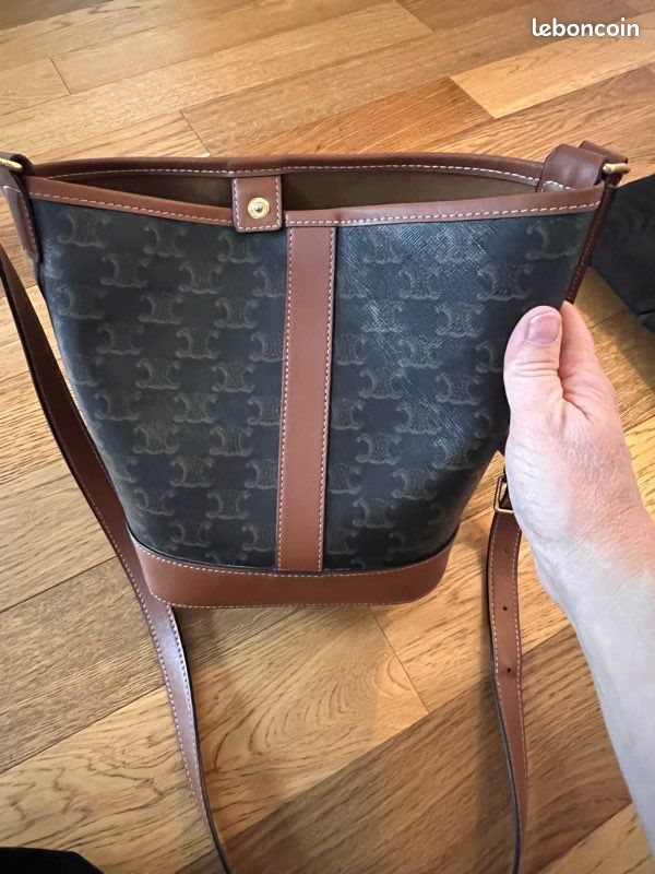 Marque Celine Sac Myzah Sac Celine Triomphe Shoulder Bag En Veau Noir