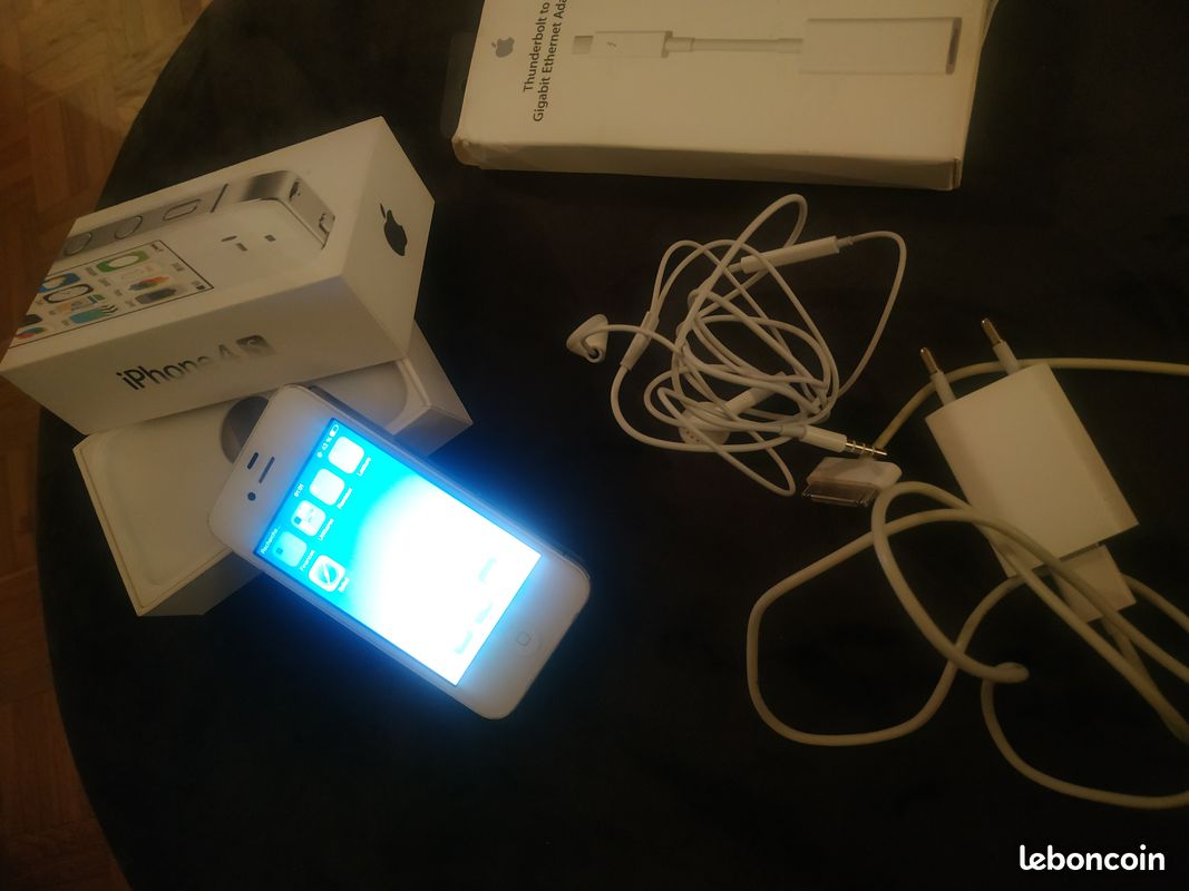 Iphone 4S bon état (image 2)