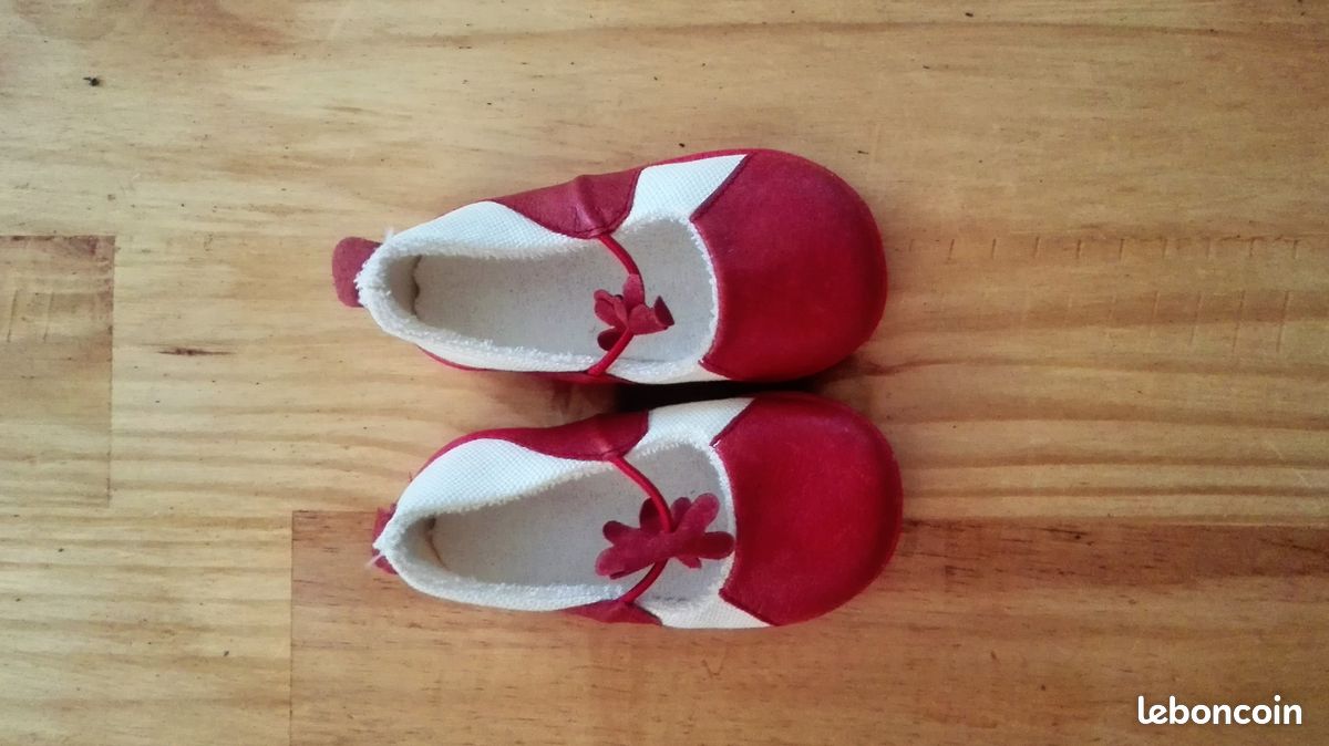 Chaussures fille taille 19 (image 1)