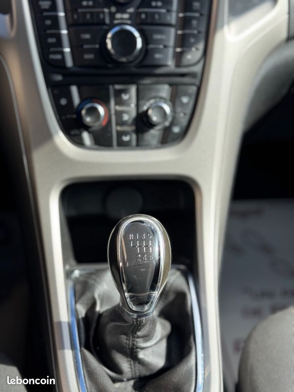 Opel Astra 1.7 CDTI 110CH Enjoy (image 12)