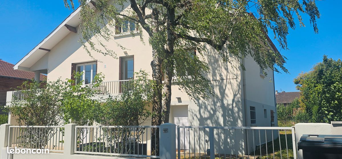 Maison 9 pièces 185 m² · à Bourg-en-Bresse · 185 m² · 295 000 €