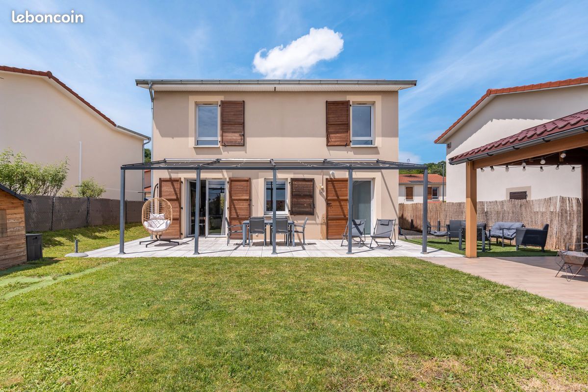 Maison 6 pièces 103 m² · à Chuzelles · 103 m² · 400 000 €