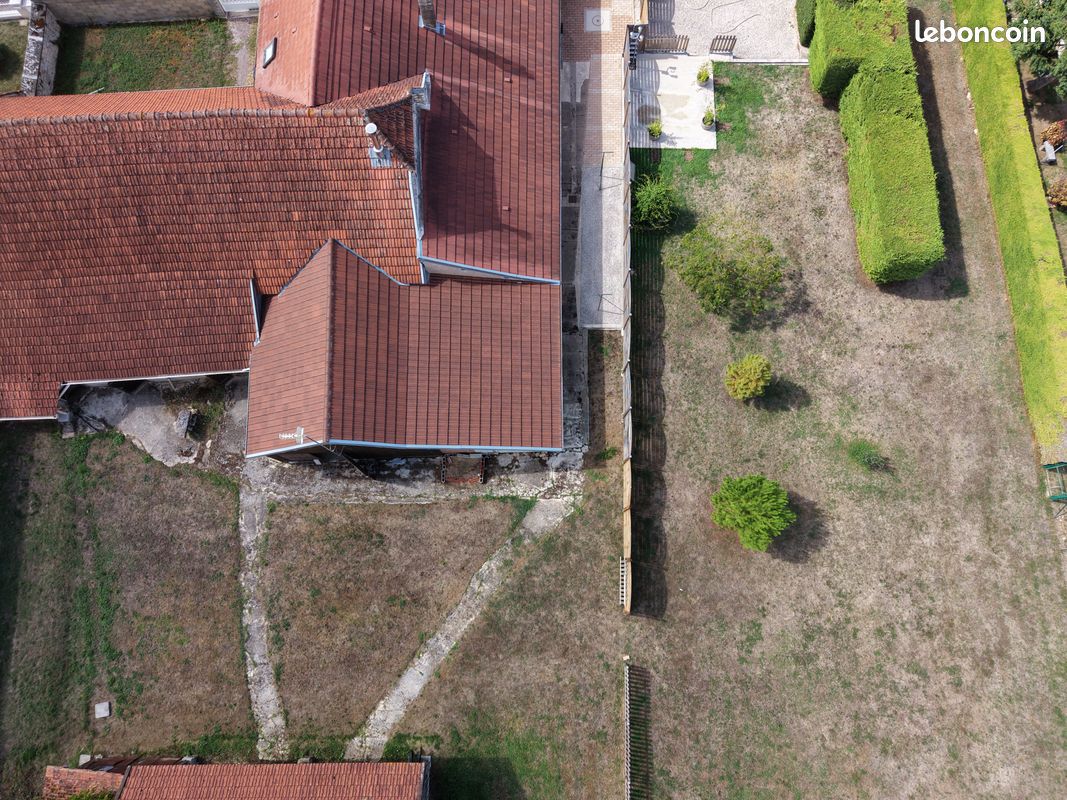 Maison 7 pièces 138 m² · à Trochères · 138 m² · 260 000 €