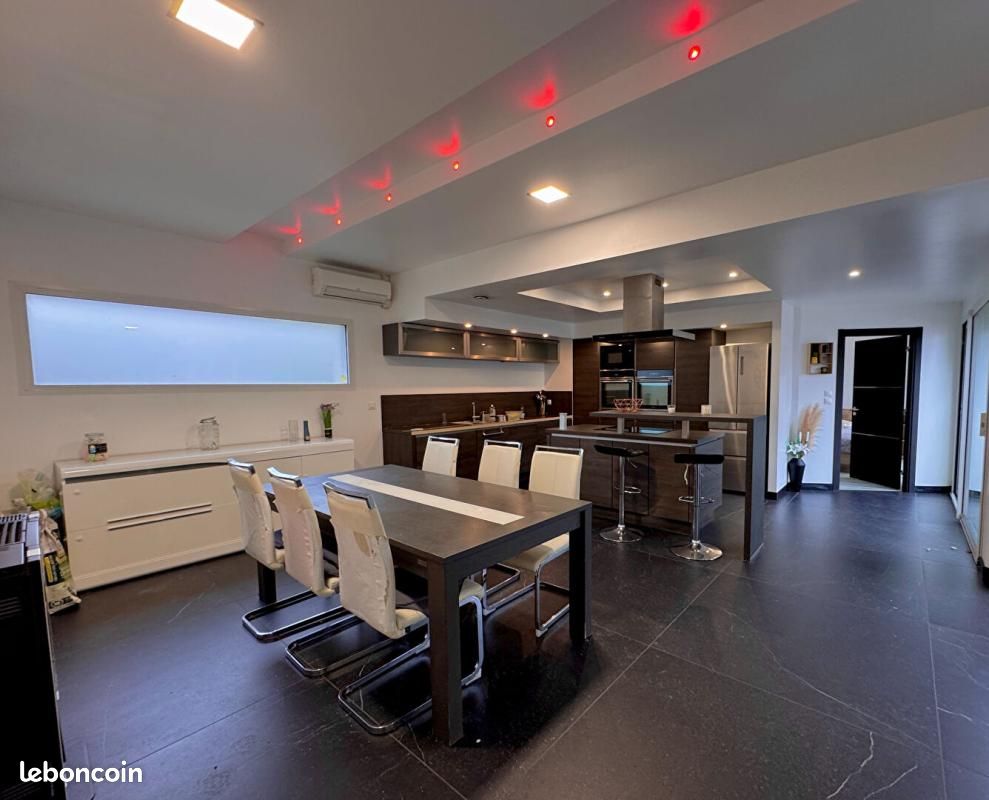 Maison 5 pièces 115 m² · à Salles · 115 m² · 446 250 €