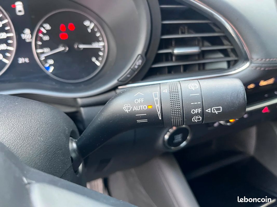 MAZDA MAZDA 3 2.0 Skyactiv-x 180ch AWD Sportline / Suivit Mazda/ Vidange Neuve / Garantie Mazda / Bien Optionné / (image 26)