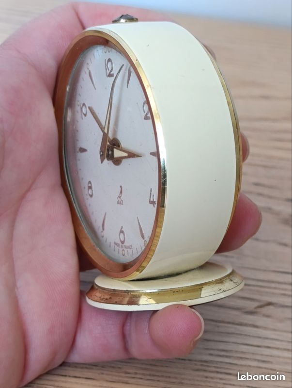 Réveil Vintage Rhythm Space Age - Années 70 - Rouge - À Quartz