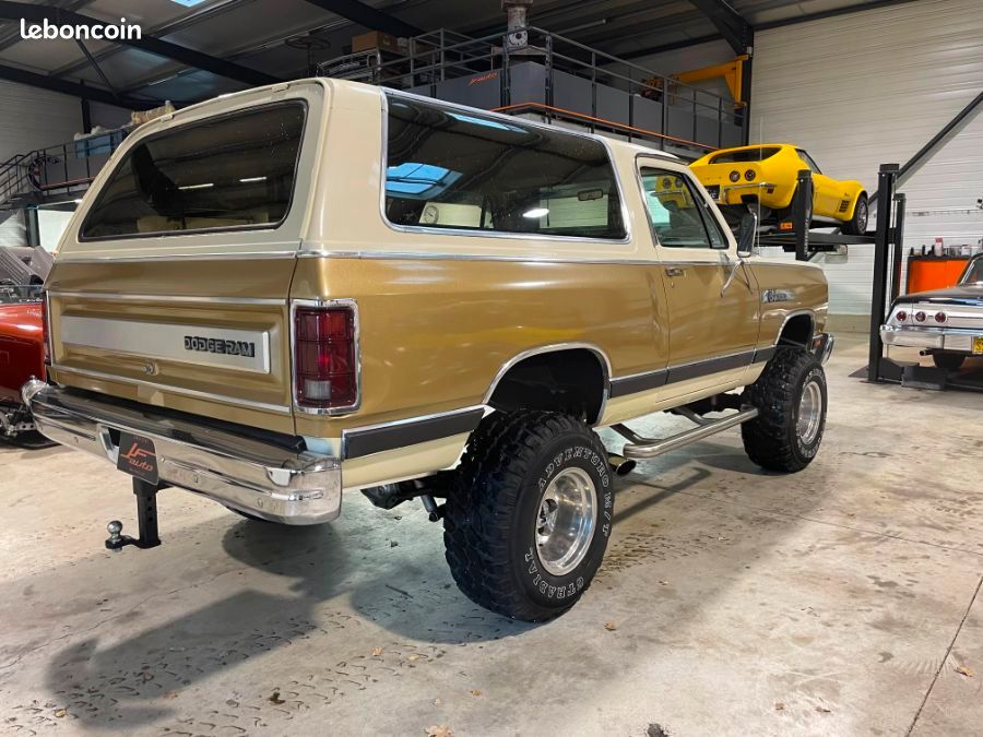 Dodge Charger RAM 4X4 5.2 V8 170 CV (image 8)