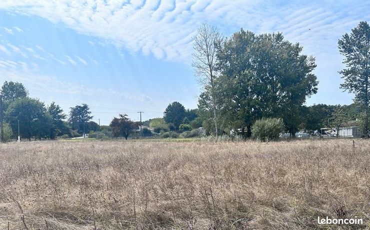 Terrain 2 082 m² Saint Aigulin
