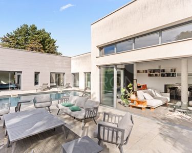 Maison 1 050 000 € - 223 m²