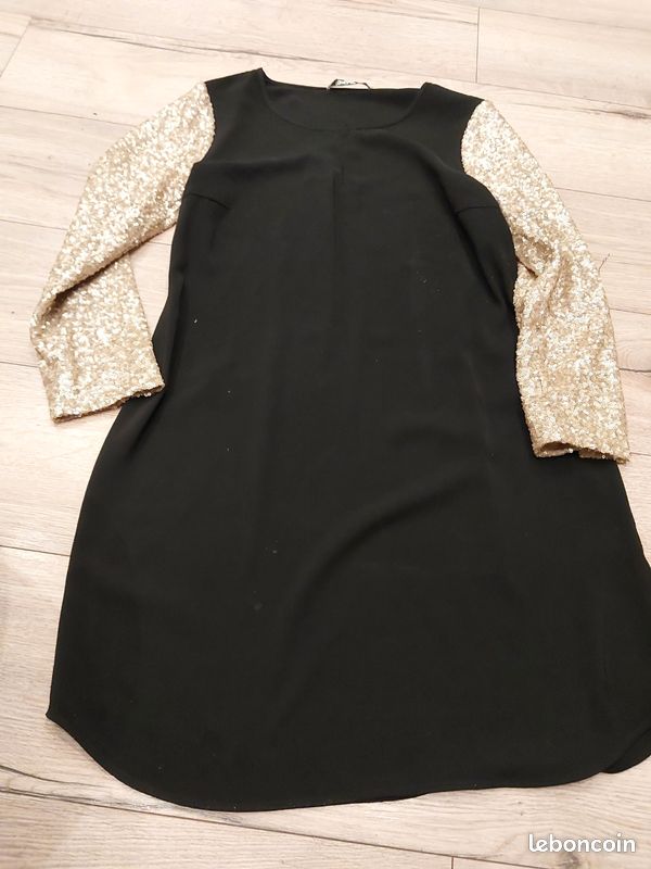Robe De Cocktail DKNY Noire Avec Paillettes Dorées - Taille 6 - Dos Nu Carré - Neuf Avec étiquette (valeur 395$)