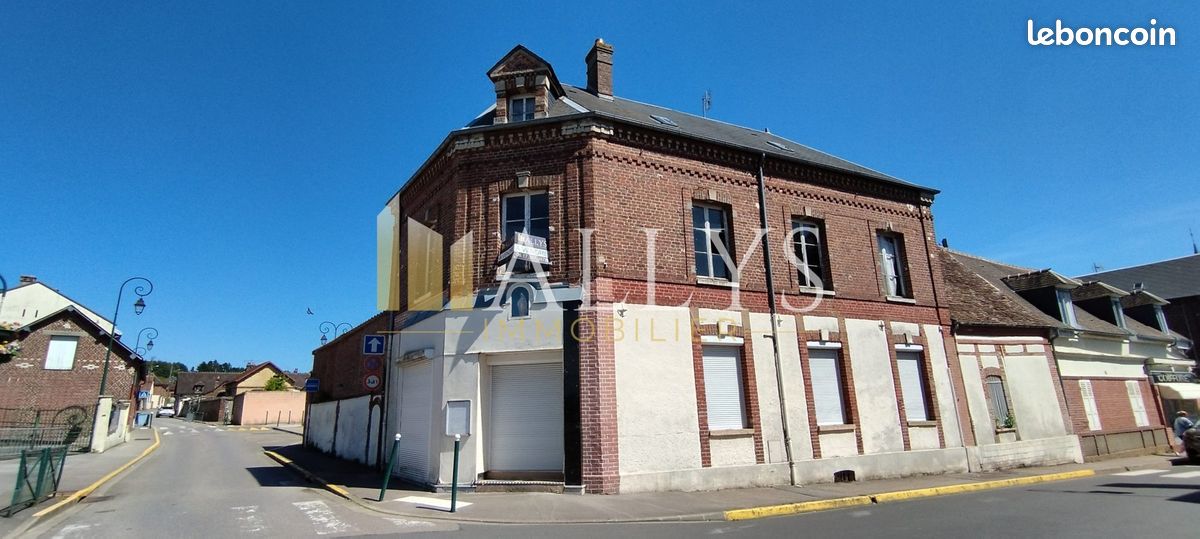 Immeuble 226 m² · à Sérifontaine · 226 m² · 211 000 €