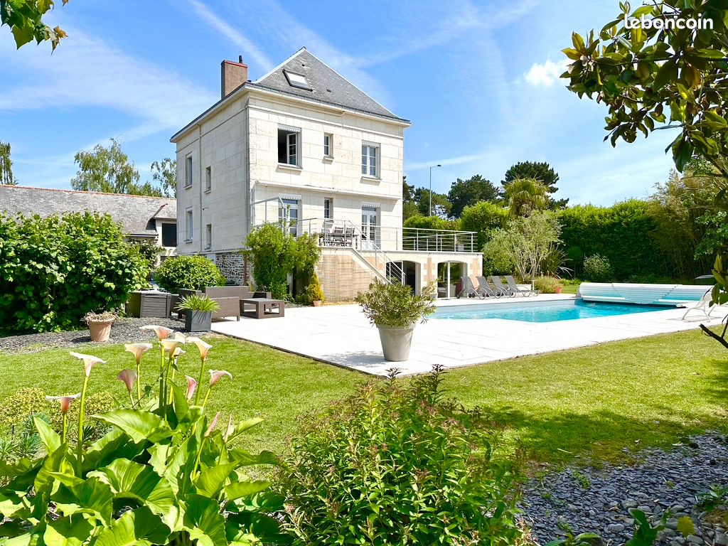 Maison 10 pièces 266 m² · à Angers · 266 m² · 878 000 €